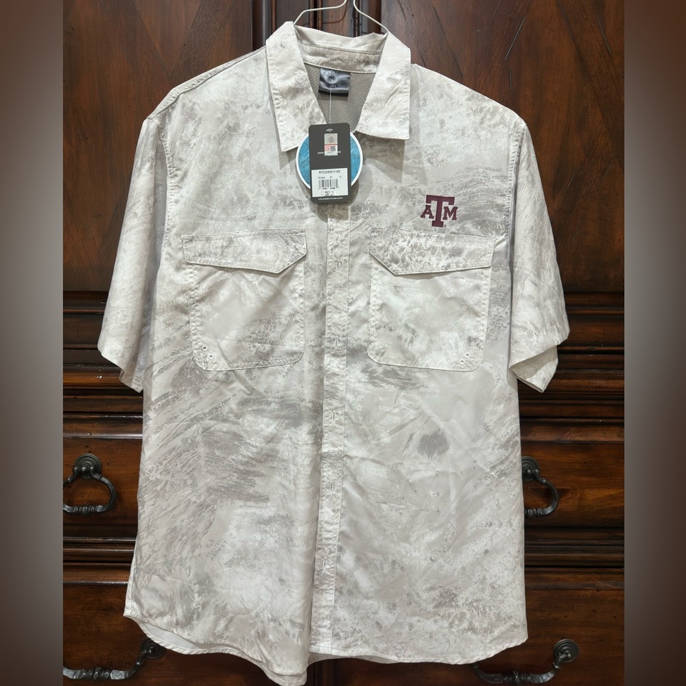 Men's Realtree A&M Button Up White Short Sleeve Shirt
